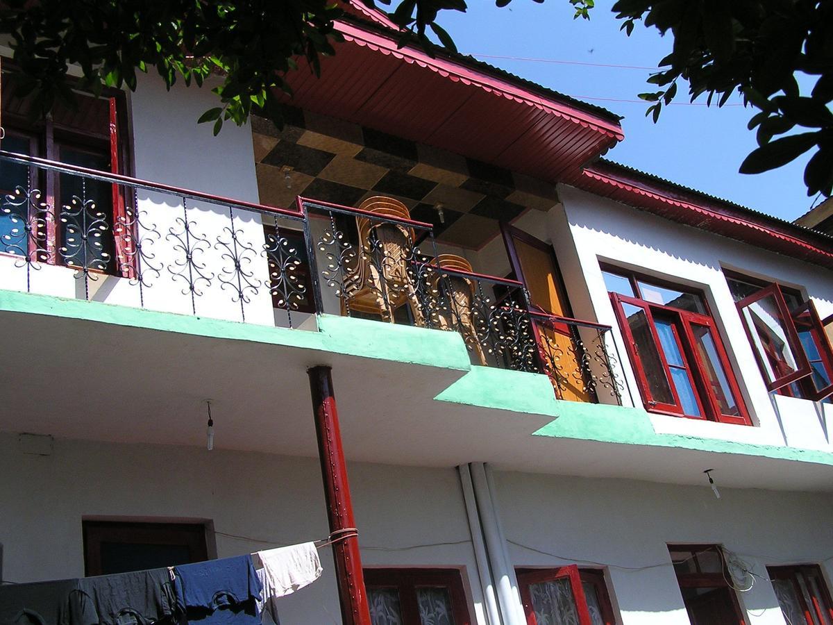 Howrah Guest House Srīnagar Exterior foto