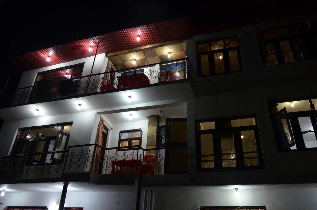 Howrah Guest House Srīnagar Exterior foto